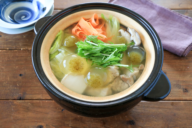 柚子こしょう入りコラーゲンボールの鶏塩鍋